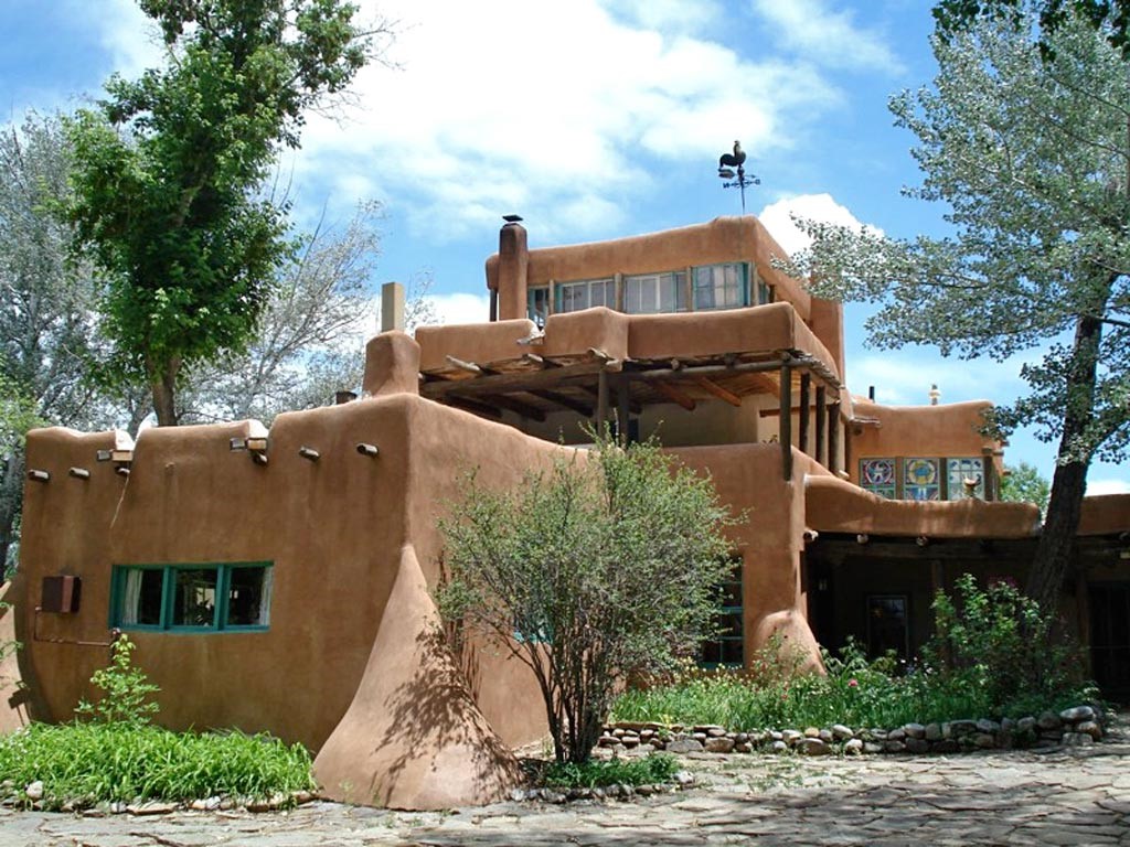 School for Advanced Research Field Trip Explores Mabel Dodge Luhan, D. H. Lawrence, and the Earthships of Northern New Mexico