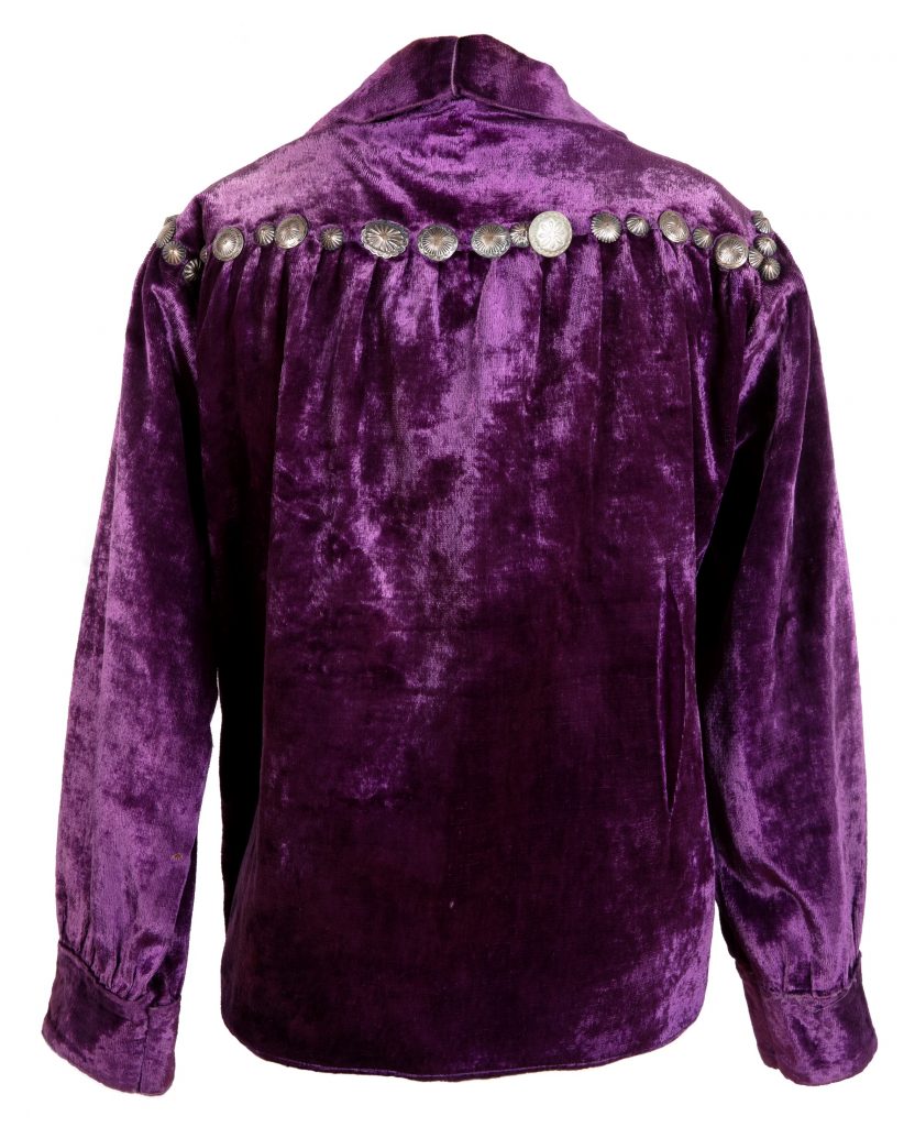Unidentified artist (Diné), shirt, before 1965, cloth, velvet, silver, IAF.M632, photograph by Addison Doty.